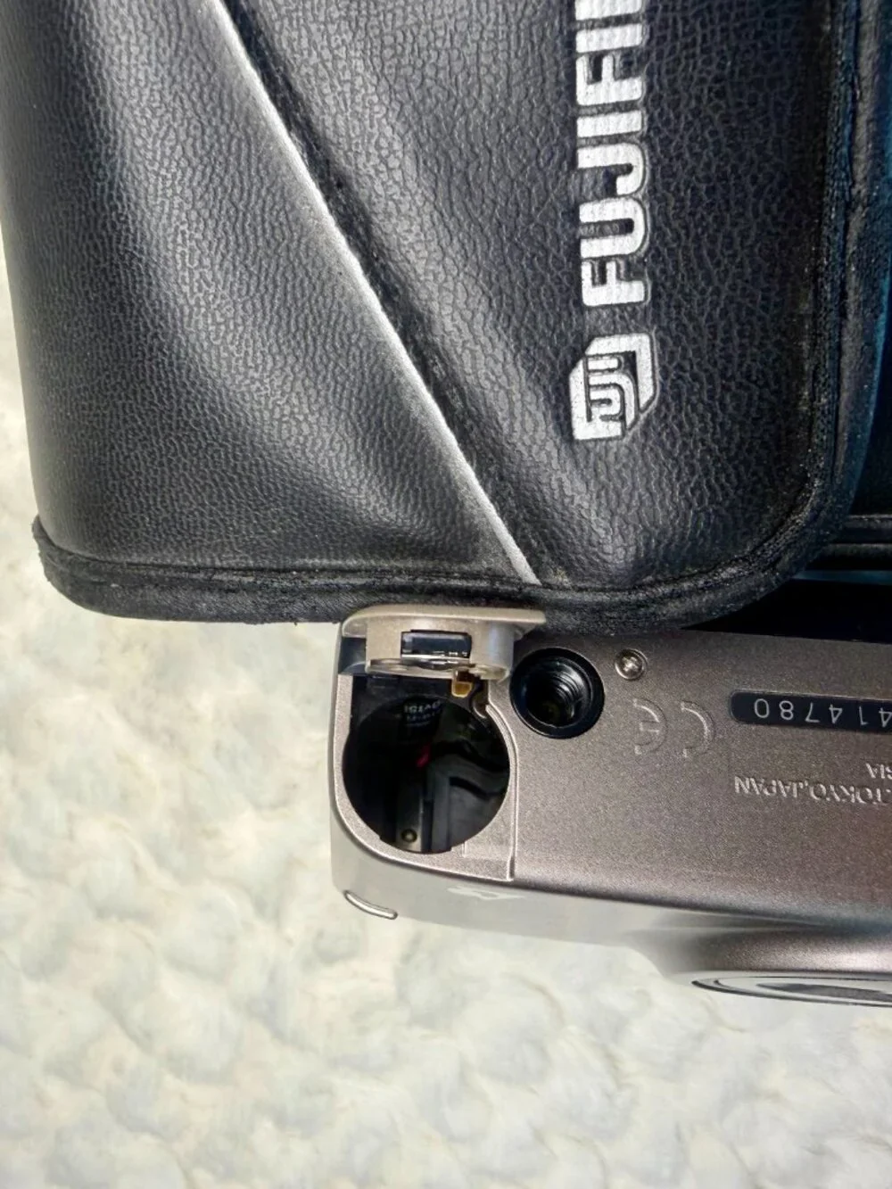 Vintage FUJIFILM ENDEAVOR 200iX APS Zoom Film Camera with case